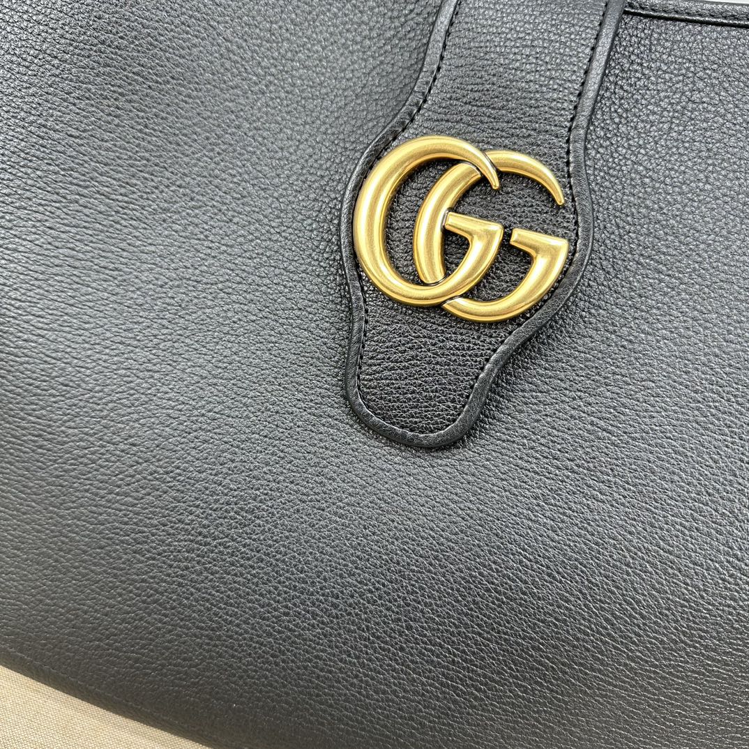 Gucci Hobo Bags